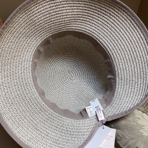 NWT Lauren Conrad Gray straw summer, gray straw hat with adjustable band and bow - Picture 9 of 9